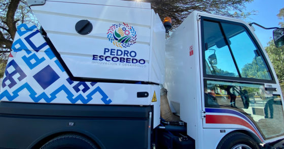 Entrega de uniformes y vehículos de trabajo para servicios públicos municipales de Pedro Escobedo